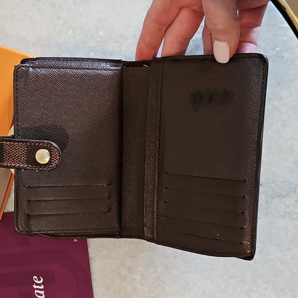 ✨️AUTHENTIC✨️ Louis Vuitton Ebene Damier Kiss Wallet - Picture 3 of 16
